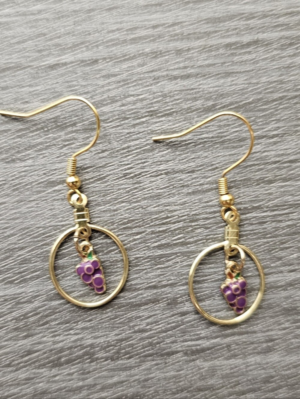 🦋 5 For $10 🦋 Handmade Grape Charm Earrings